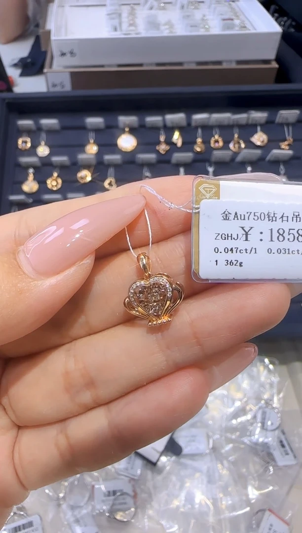 颈饰18K金镶嵌钻石素****美1542