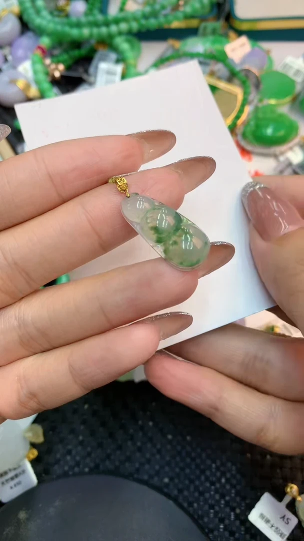 颈饰18K金镶嵌翡翠1