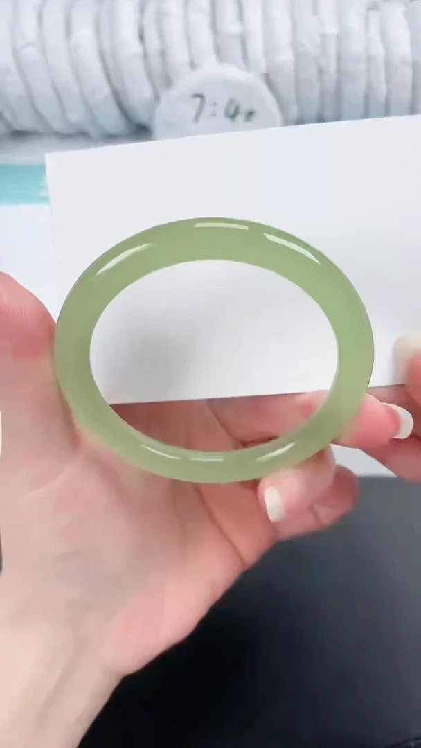 【闪购商品】石英质玉手镯未镶嵌12-57.5