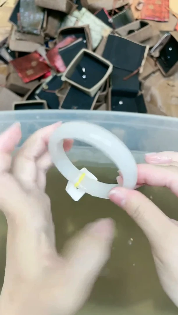 石英质玉手镯未镶嵌601-60