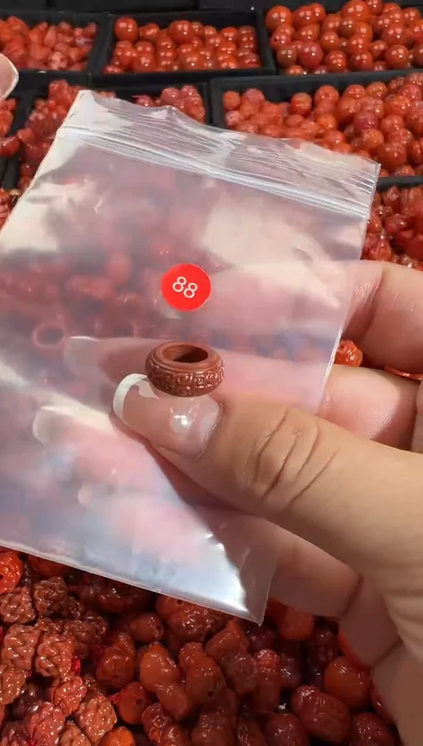 颈饰未镶嵌南红玛瑙1