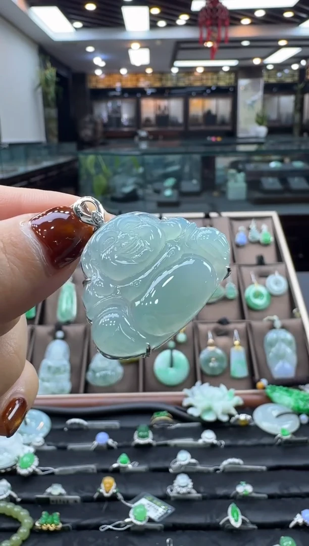 颈饰18K金镶嵌翡翠余*鱼佛公