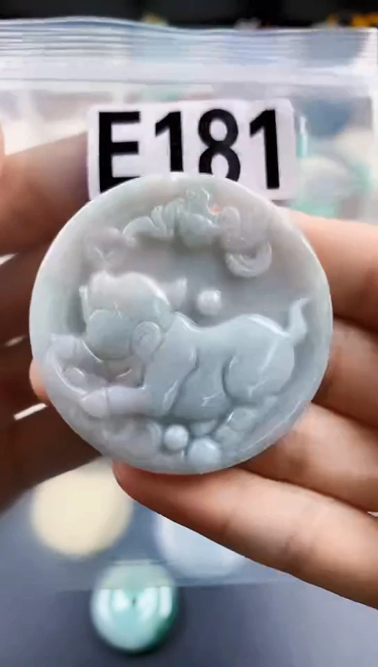 颈饰未镶嵌翡翠天然翡翠吊坠挂饰