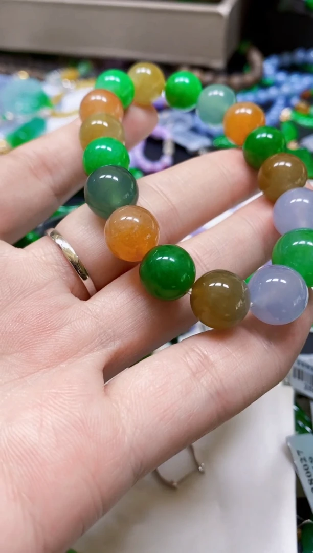 颈饰未镶嵌翡翠手串