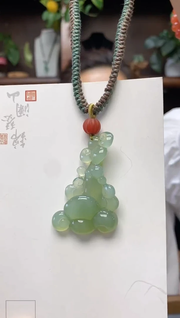 未镶嵌岫玉吊坠·