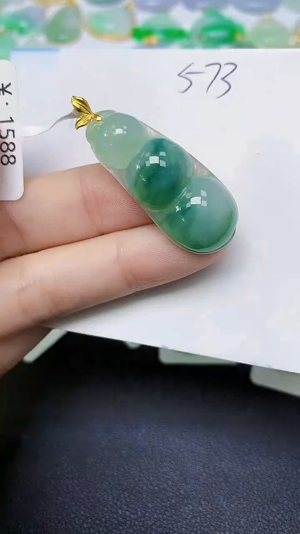 翡翠18K金镶嵌颈饰 天然缅甸翡翠A货