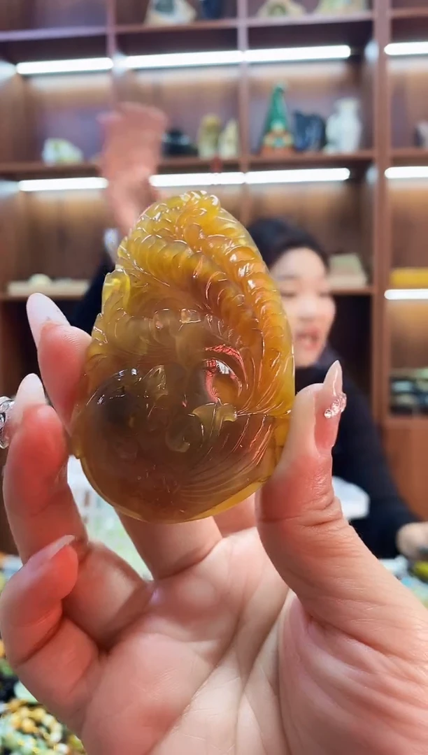 未镶嵌蛇纹石玉吊坠