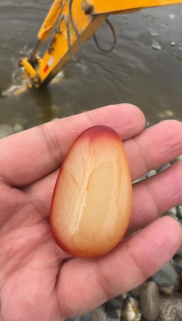 未镶嵌和田玉（糖玉）挂件1