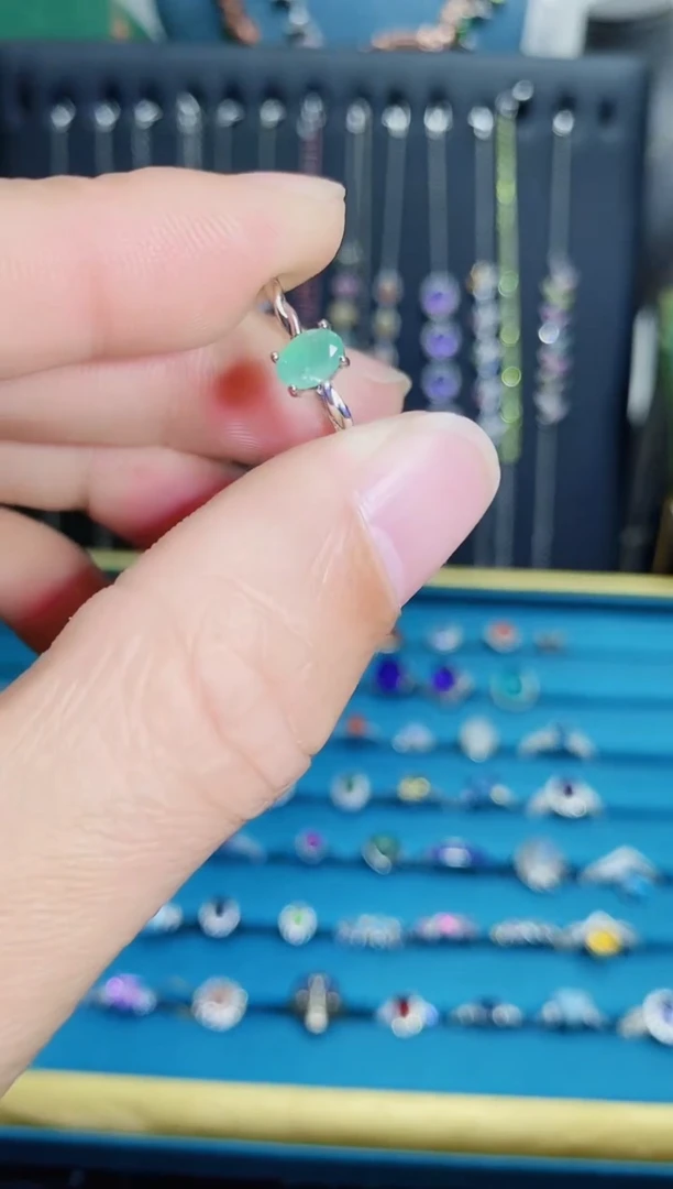 【闪购商品】祖母绿戒指银S925镶嵌1121