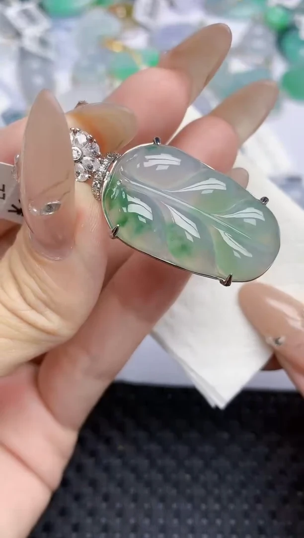 颈饰银S925镶嵌翡翠44   天然翡翠A货  百元以上9米证书费自理