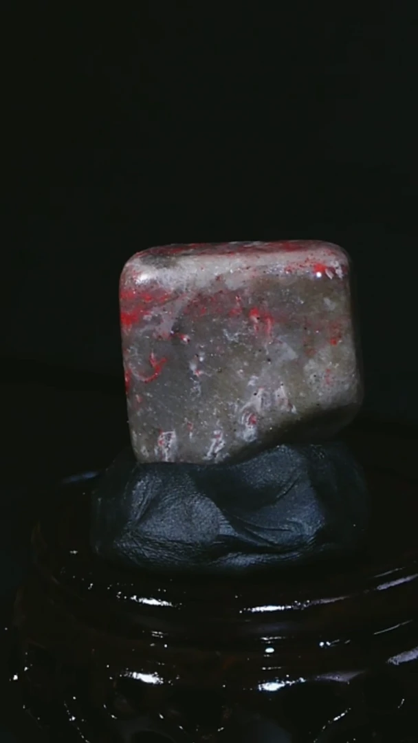 昌化石昌化鸡血石