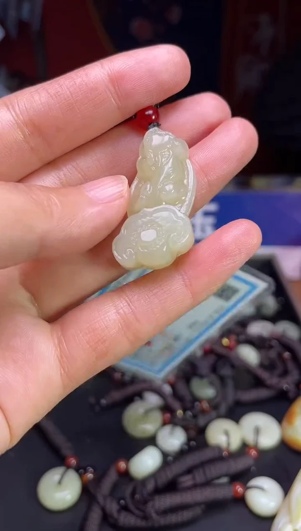 颈饰未镶嵌和田玉3