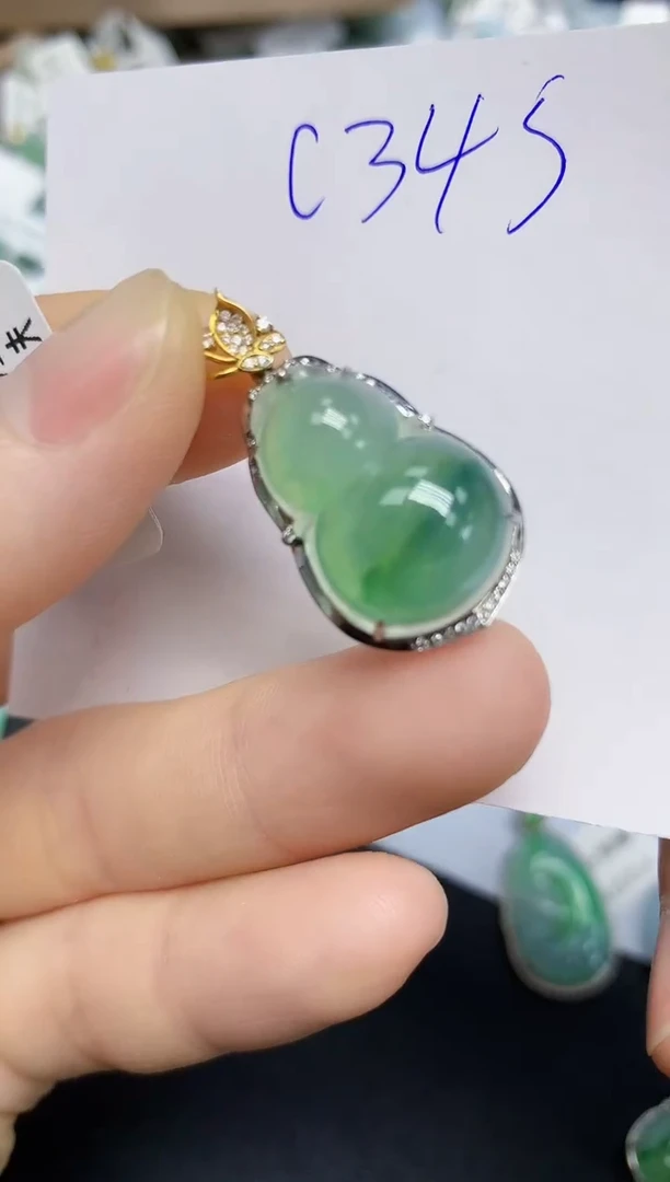 颈饰18K金镶嵌翡翠天然缅甸翡翠A货翡翠百元以上9元证书费自理