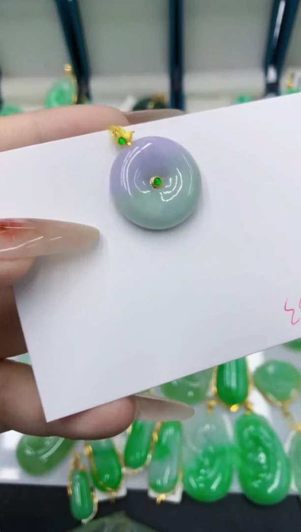 颈饰18K金镶嵌翡翠11111