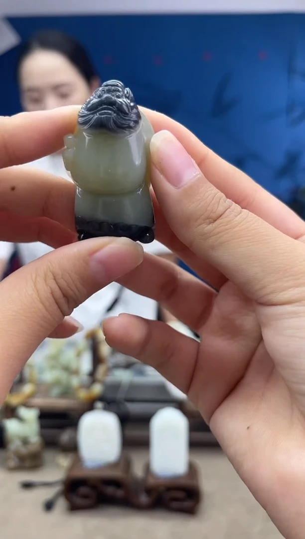 和田玉未镶嵌颈饰1