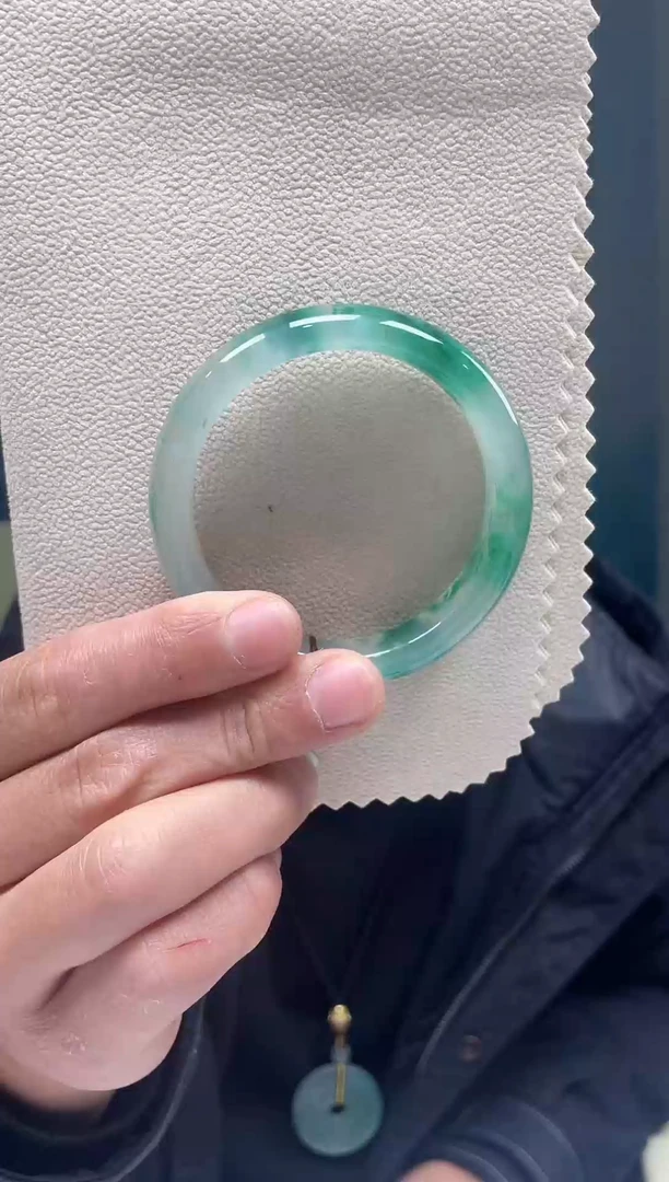 【闪购商品】石英质玉手镯未镶嵌非洲翠手镯多样性发货