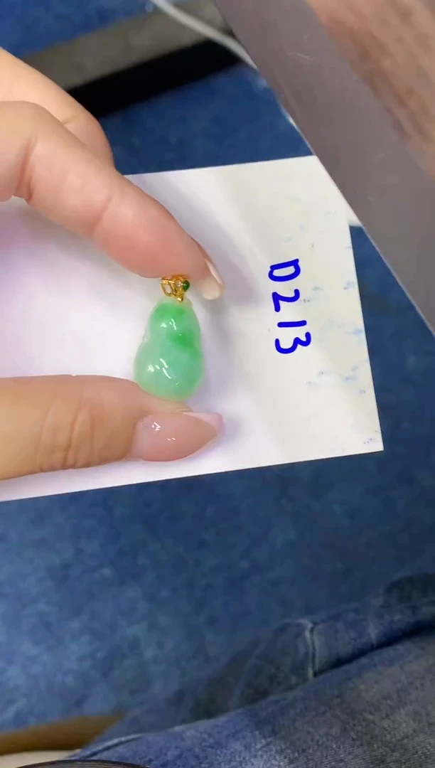 翡翠未镶嵌颈饰缅甸天然翡翠A货