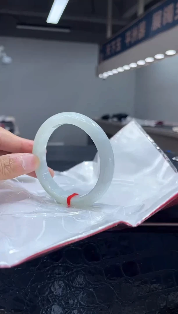 未镶嵌手镯翡翠3