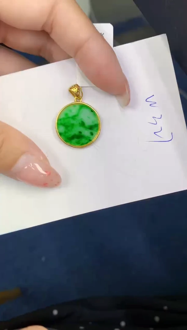 翡翠未镶嵌颈饰缅甸天然翡翠A货