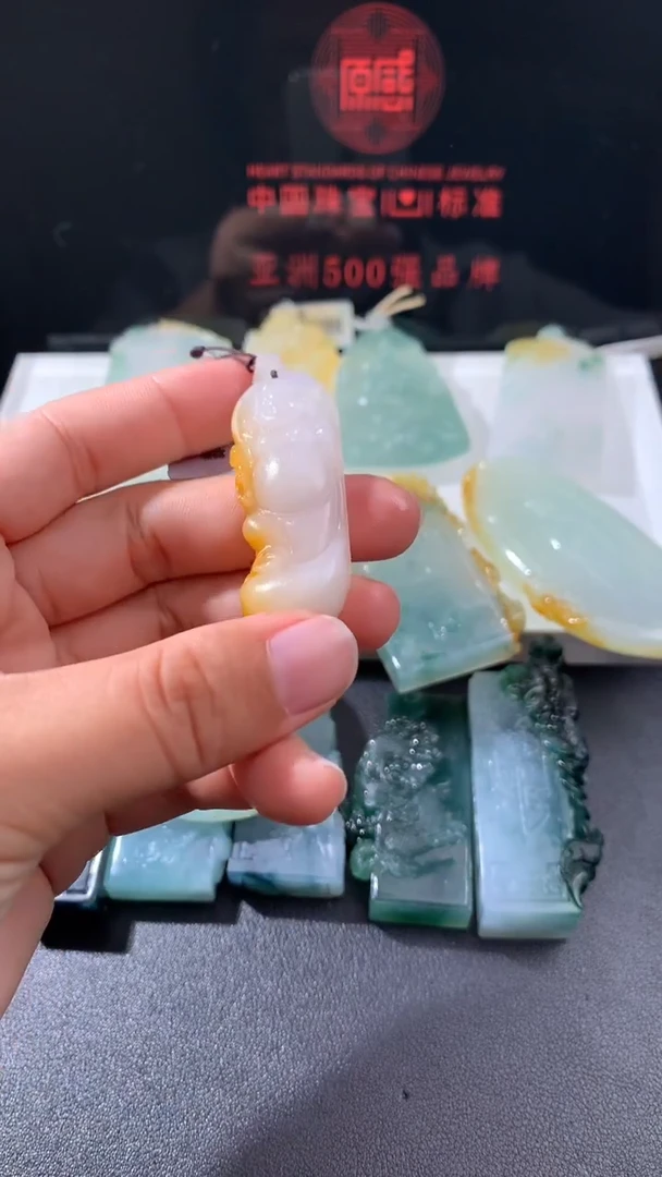 未镶嵌定制翡翠