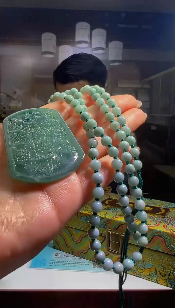 翡翠未镶嵌颈饰1070417943