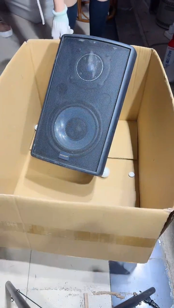 8新铜*   145中古商品，瑕疵品，不保好坏。