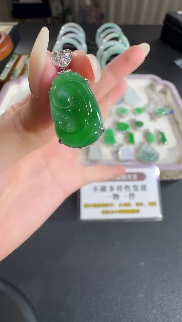 吊坠(不含链)18K金镶嵌翡翠【源头工厂】钻石镶嵌