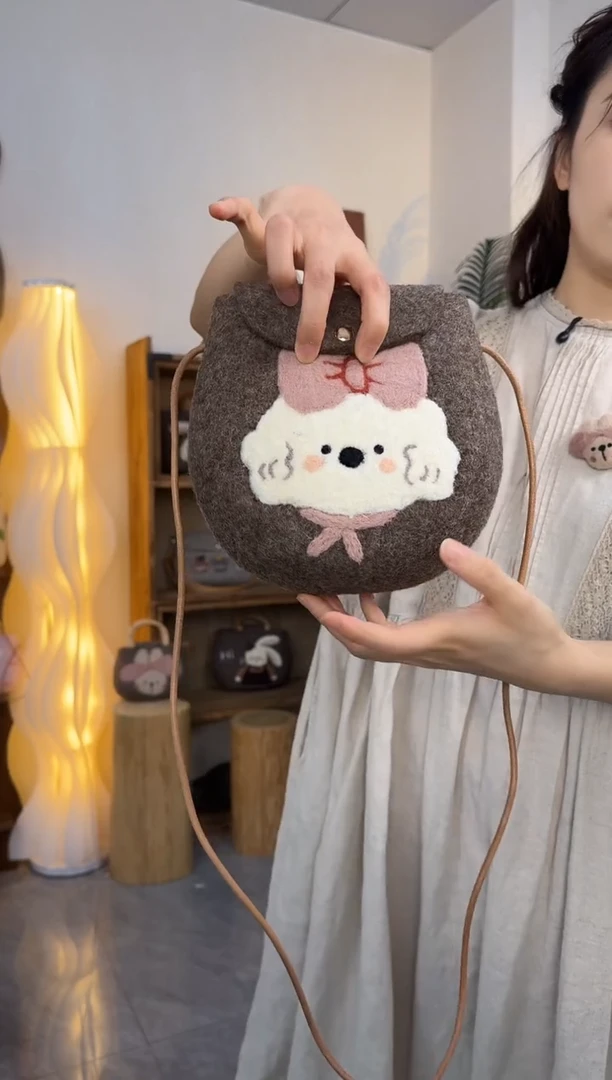 羊毛非遗纯手工 羊毛毡包包