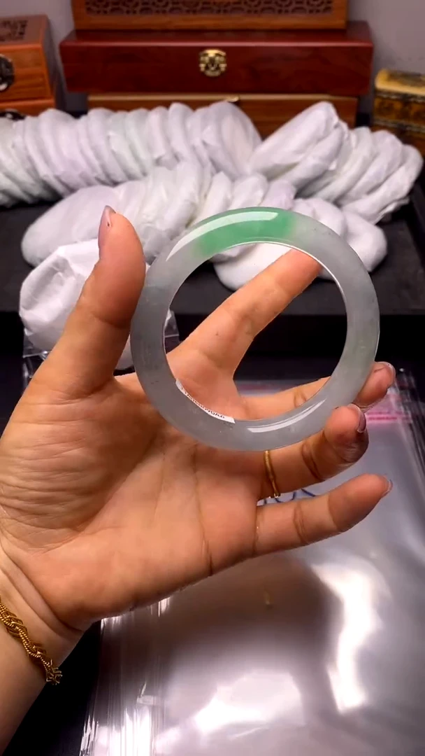 时尚缅料女款手镯305