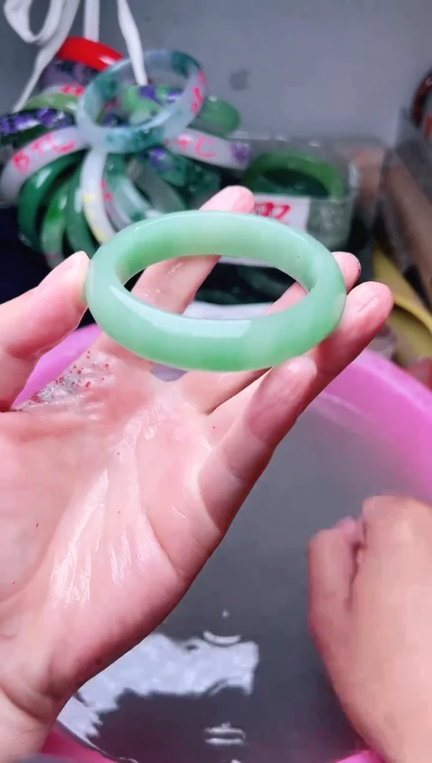 石英质玉手镯未镶嵌1
