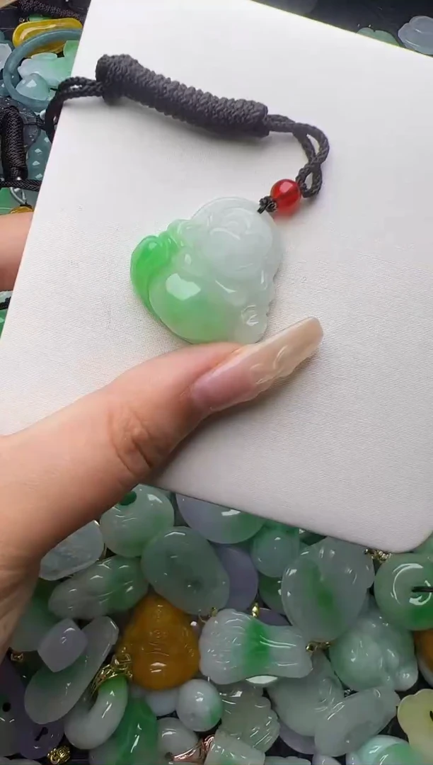 翡翠未镶嵌颈饰天然缅甸翡翠吊坠