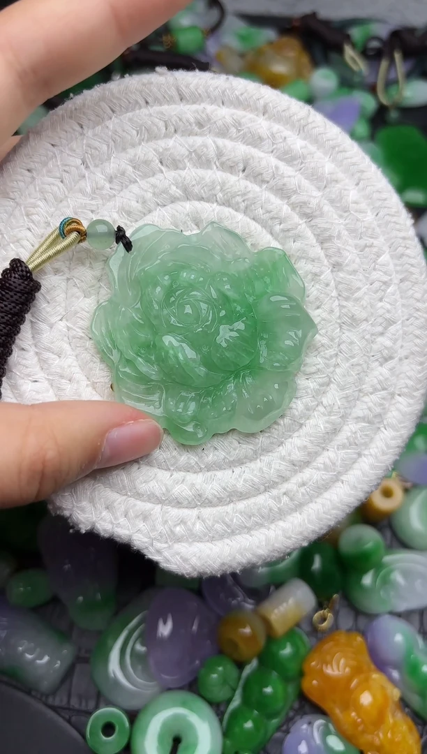 颈饰未镶嵌翡翠缅甸翡翠吊坠