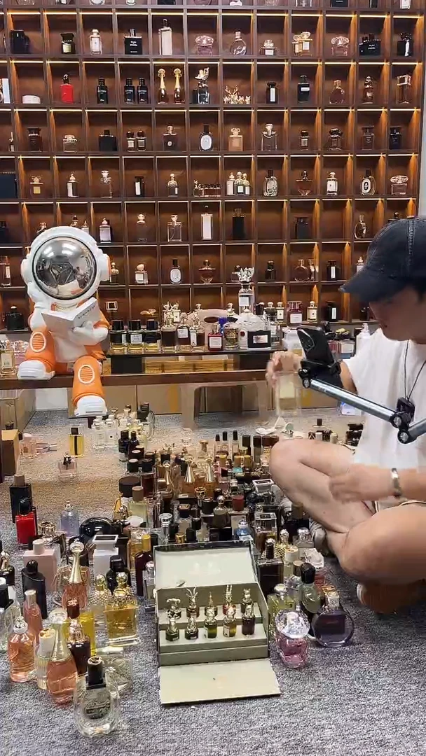 -------裸瓶事后清晨女