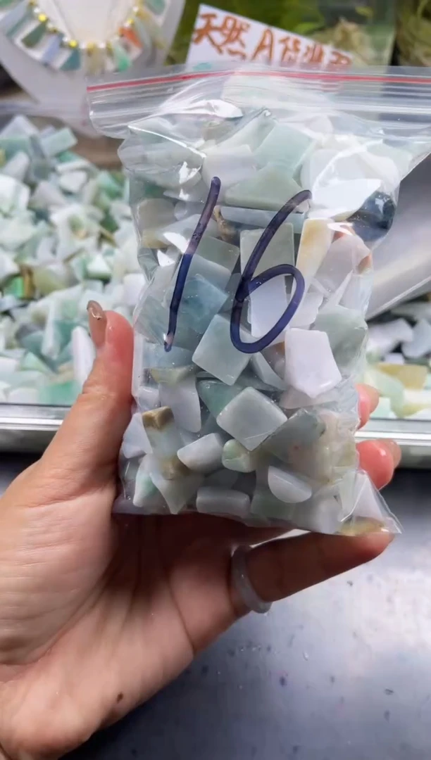 配石翡翠天然翡翠小号500克16