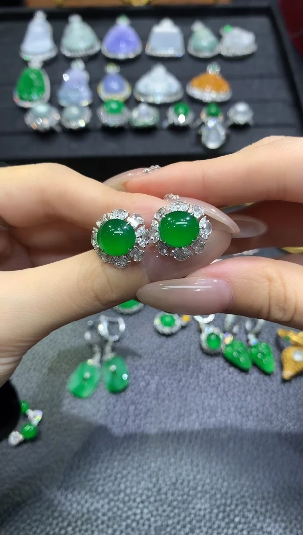 18K金镶嵌翡翠耳饰d****6尾款