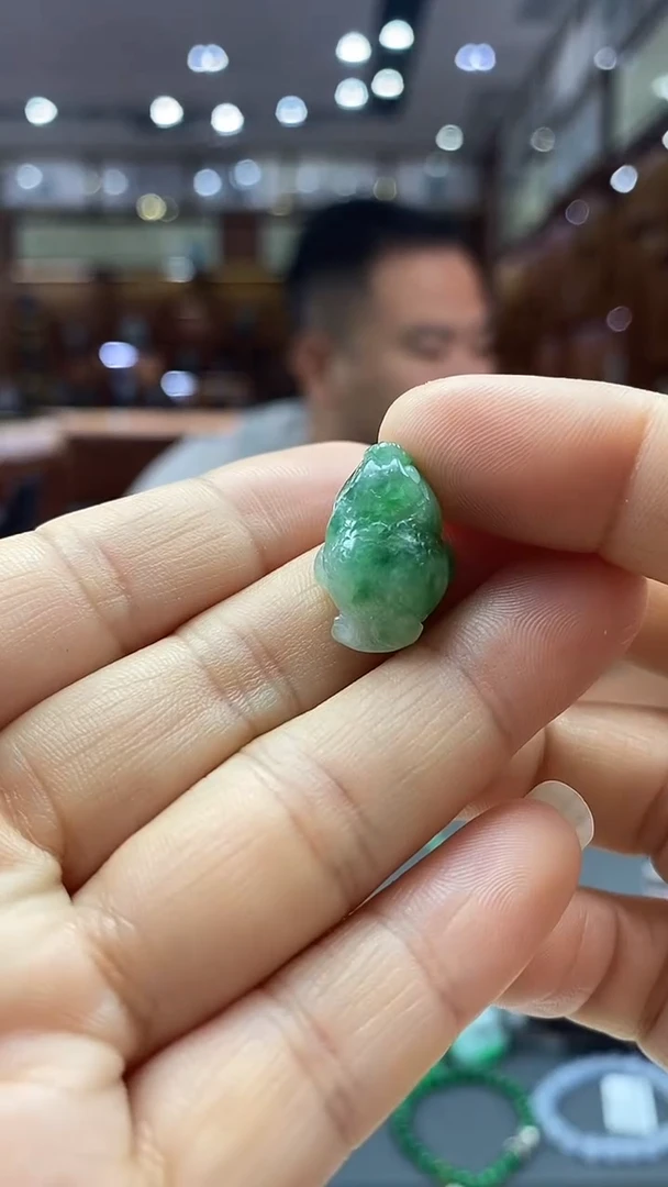 颈饰未镶嵌翡翠金蟾