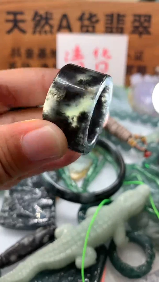 【闪购商品】翡翠颈饰未镶嵌保真天然A货翡翠