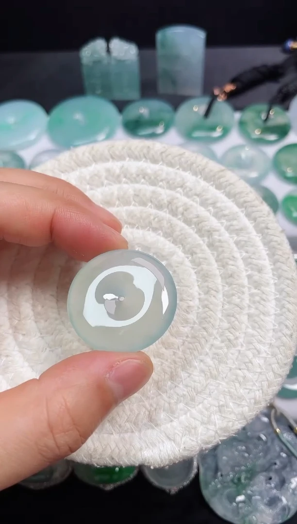 【闪购商品】翡翠颈饰未镶嵌平安扣