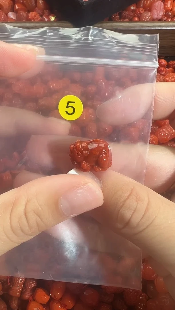 颈饰未镶嵌南红玛瑙1
