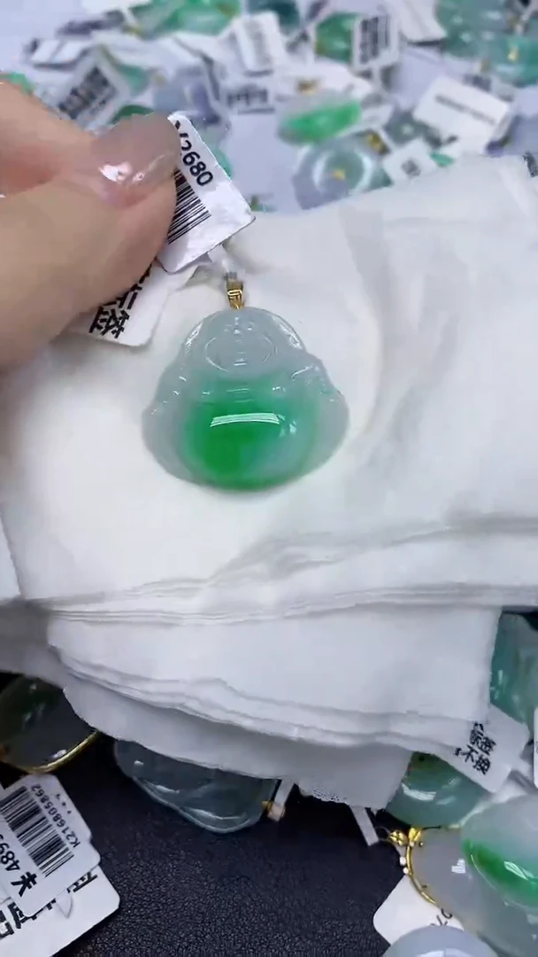 翡翠18K金镶嵌颈饰天然缅甸翡翠A货