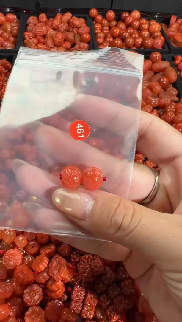 南红玛瑙未镶嵌颈饰1