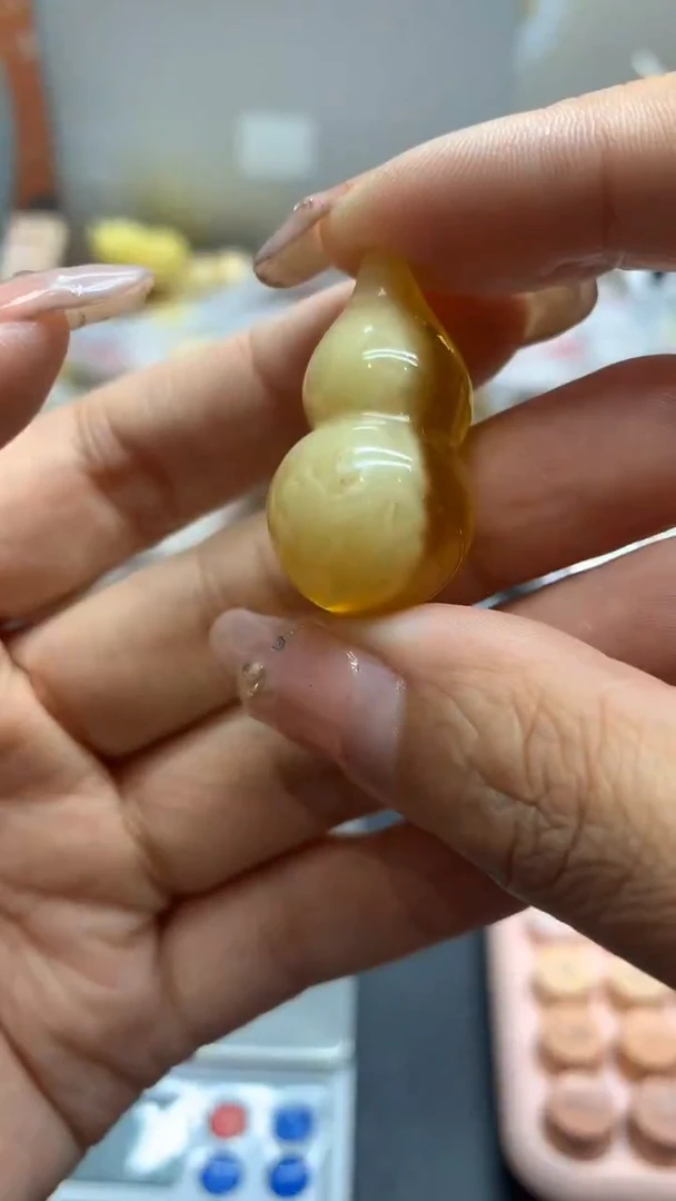 未镶嵌琥珀珠宝奇石167