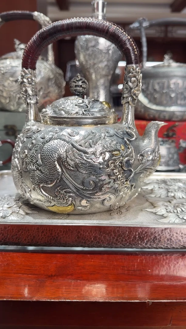 秀*足银手工精工老师錾刻双龙戏珠烧水壶1.3L
