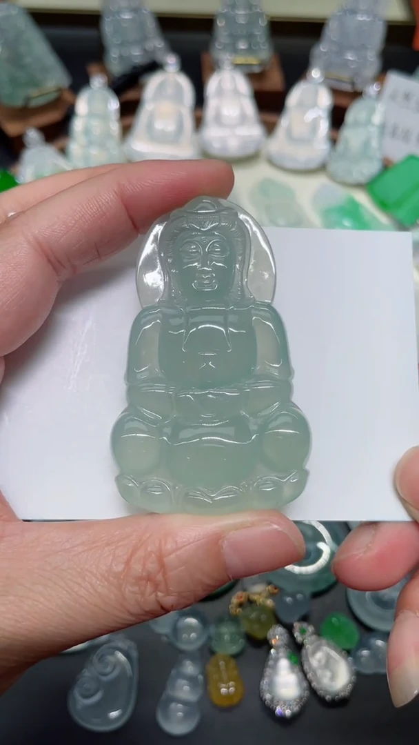 颈饰18K金镶嵌翡翠正装观音 64*39.3*6.2