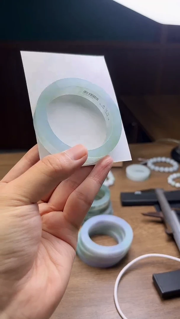 未镶嵌手镯定制翡翠李***2定制