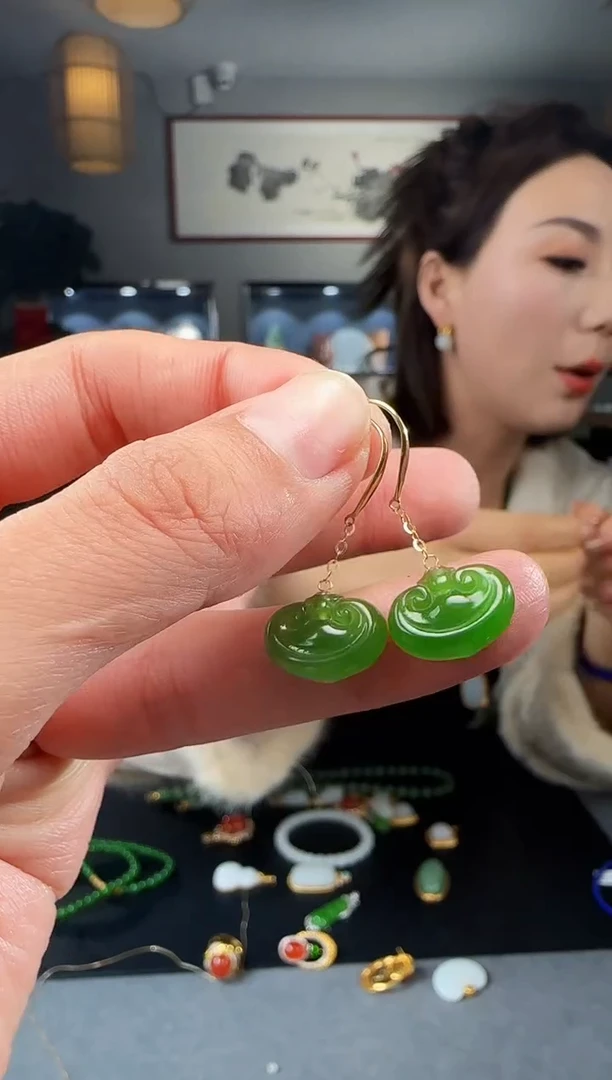 【闪购商品】和田玉耳钉18K金镶嵌1