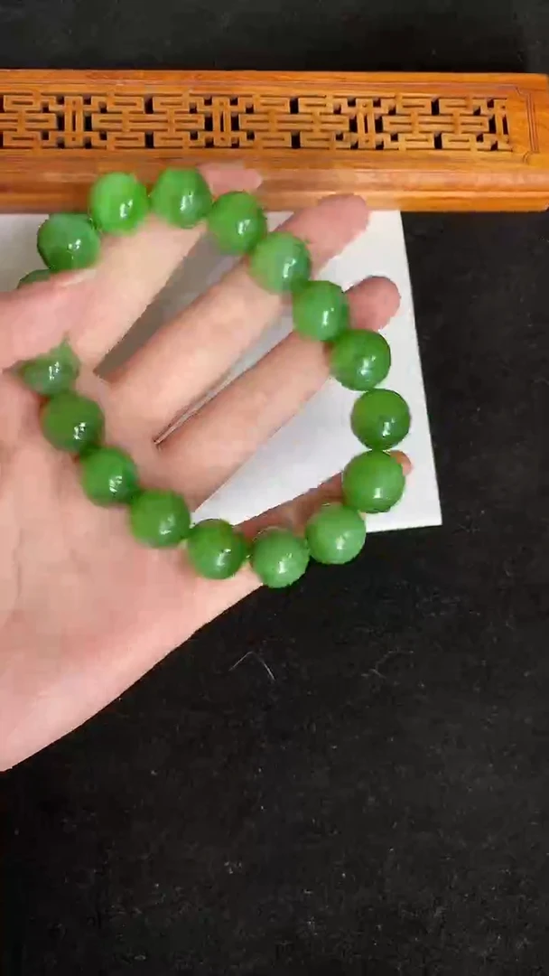 手串未镶嵌和田玉（碧玉）卡13菠菜绿手串888