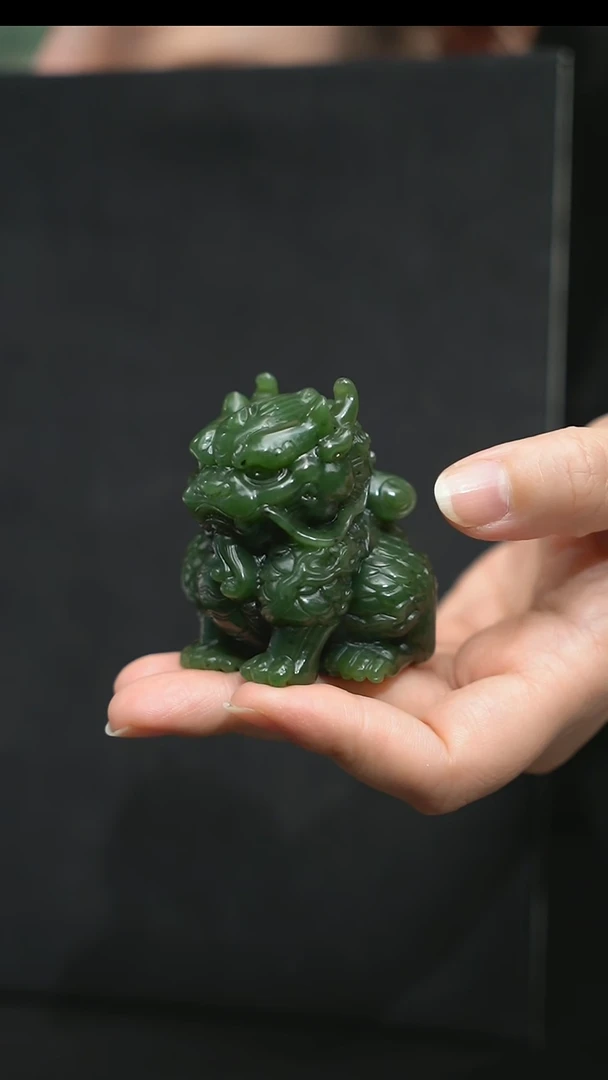 颈饰未镶嵌和田玉大*猫麒麟211.4克