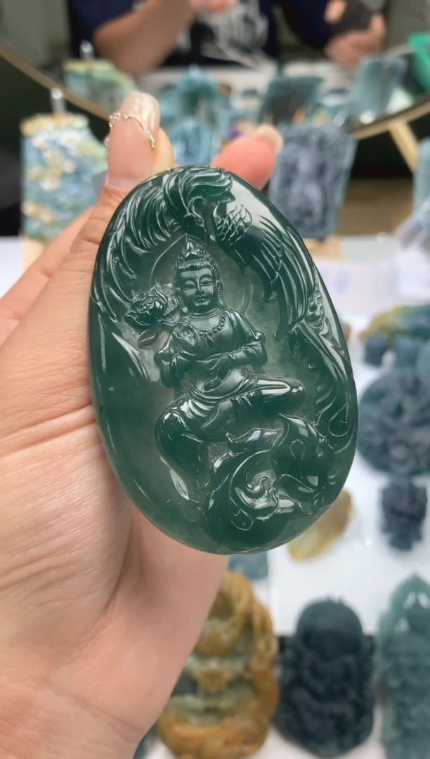 翡翠未镶嵌颈饰翡翠