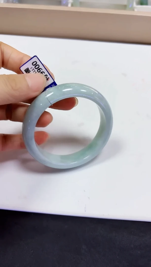 颈饰未镶嵌翡翠手镯55.7